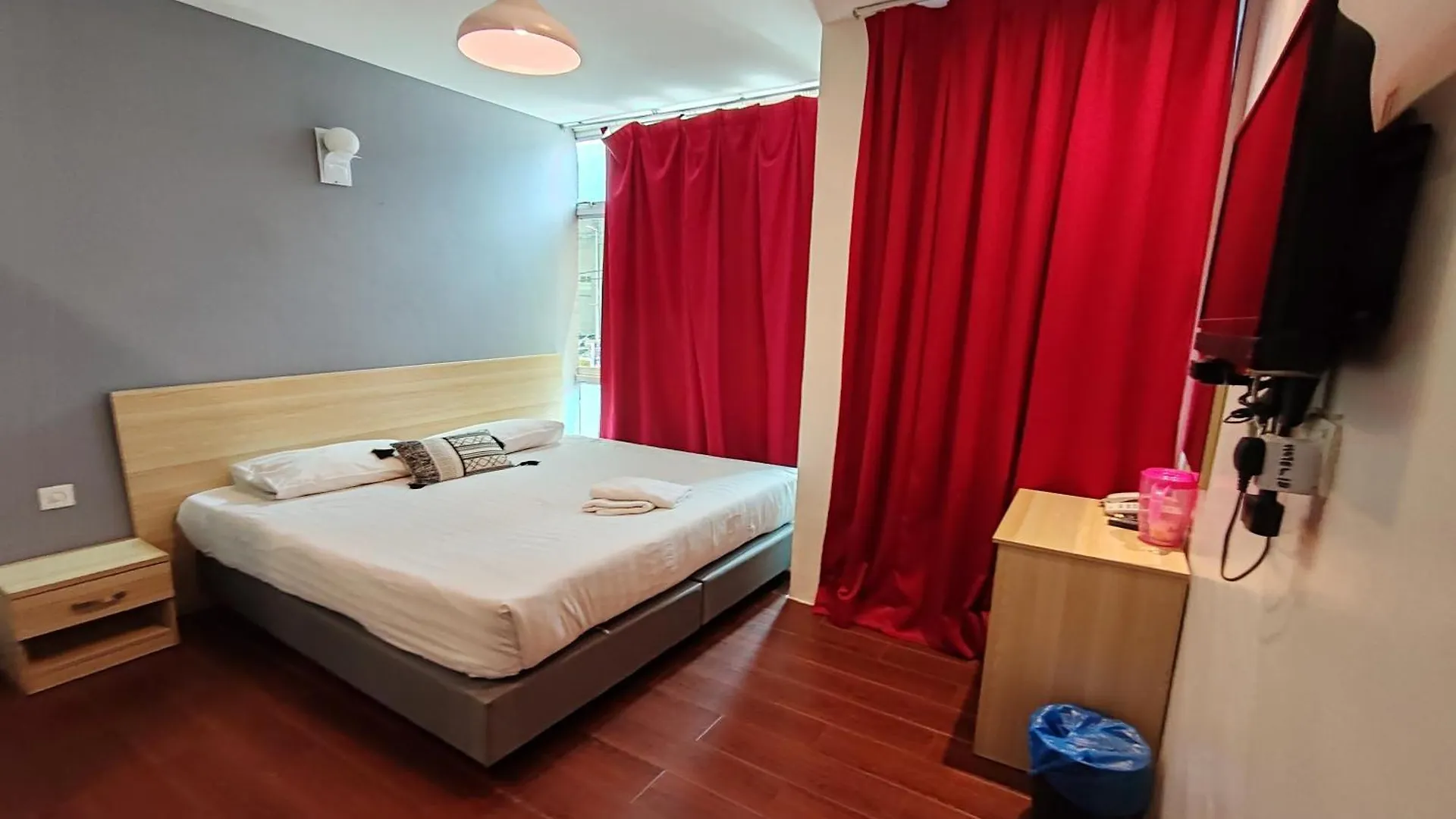 Hotel 18 Ipoh Aeon Mall contacts